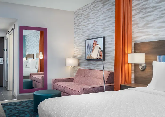 Home2 By Hilton Midtown Hotel 3*
